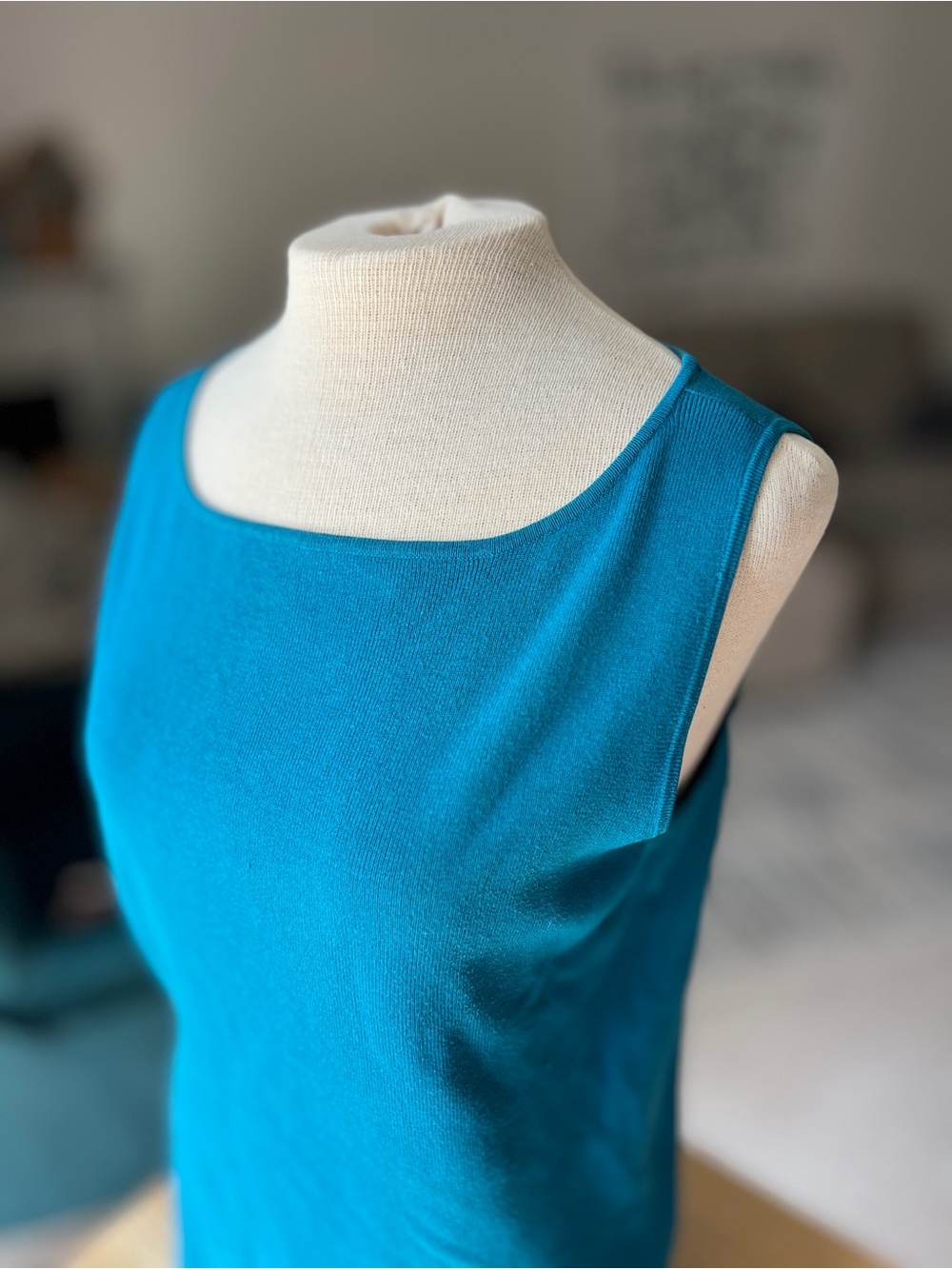 Chico's Women's Size 2 Cerulean Blue Microfiber Ribbed Scoop Neck Tank